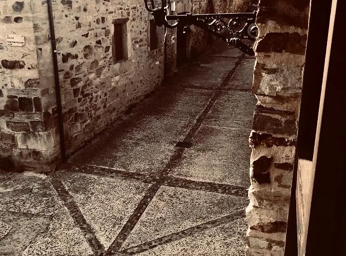 The Pilgrim Stone - Vegan 3* رابينال ديل كامينو