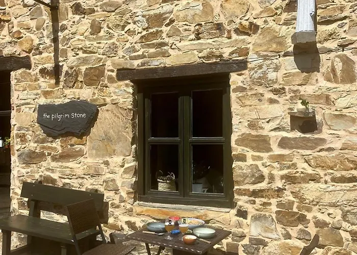 The Pilgrim Stone - Vegan 3*